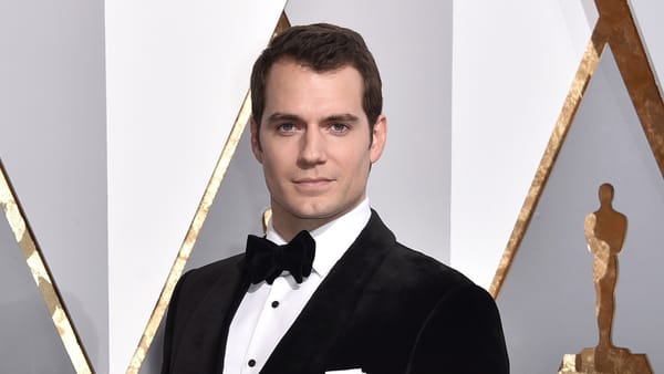 Henry Cavil to Star in Netflix’s “Witcher” Series